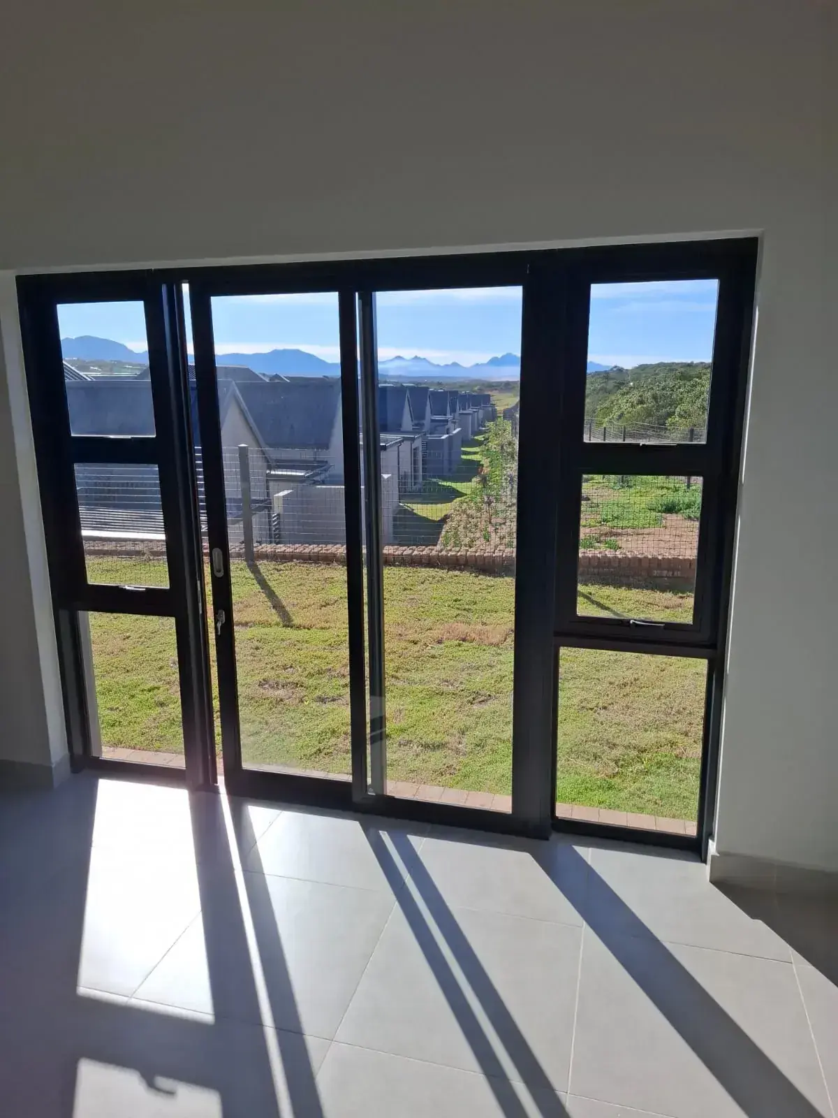 Aluminium door installation detail